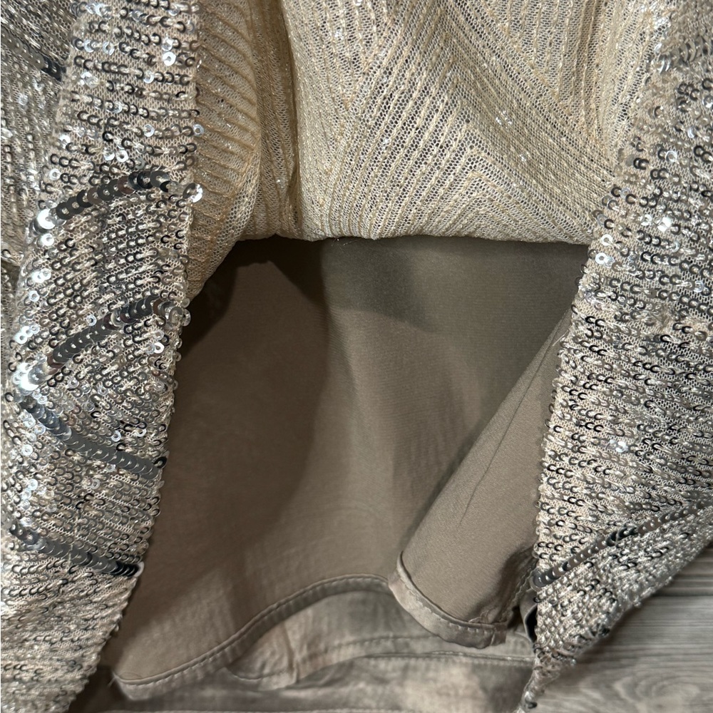 Champagne Sequin Diamond Top Skies are Blue Size Small Round Neckline Boxy Fit - Picture 6 of 11